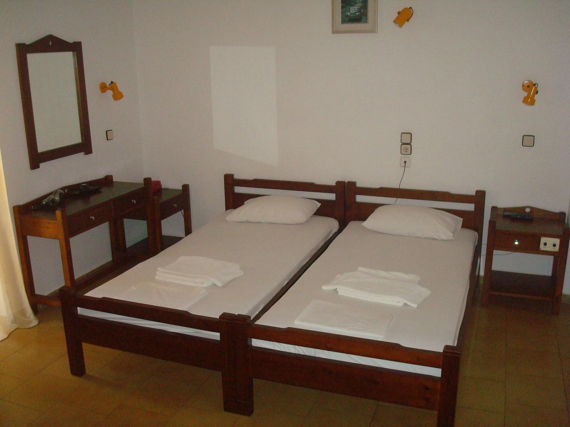 Hotel Aghas Paleochora Buitenkant foto
