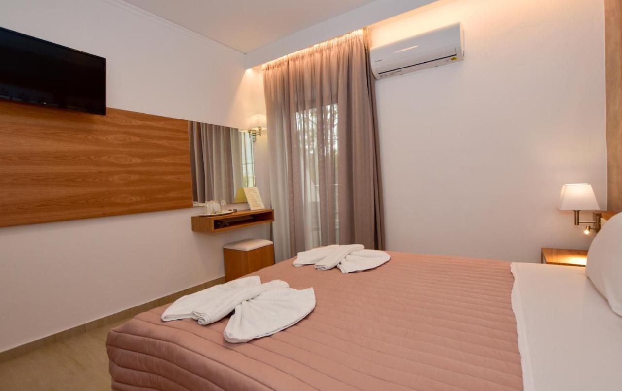 Hotel Aghas Paleochora Buitenkant foto