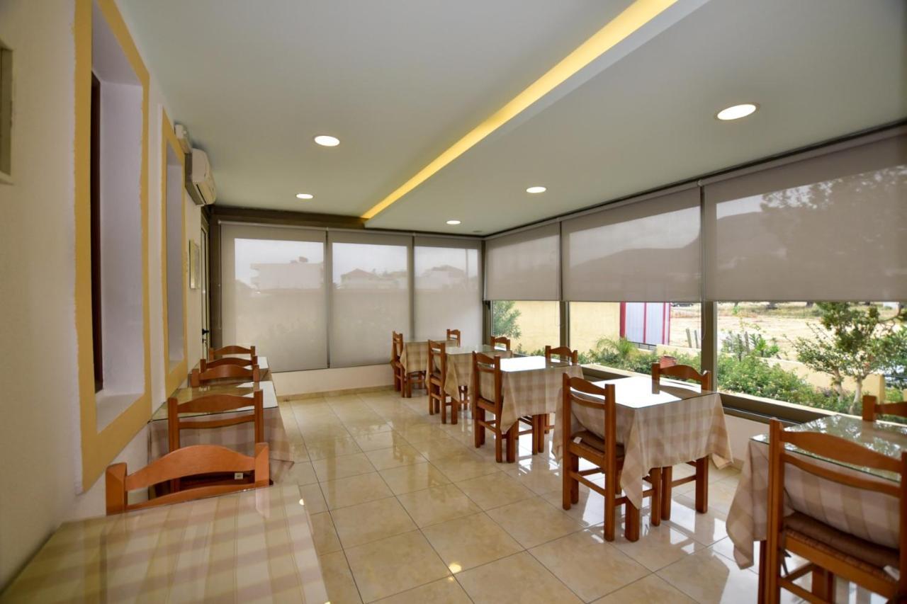 Hotel Aghas Paleochora Buitenkant foto