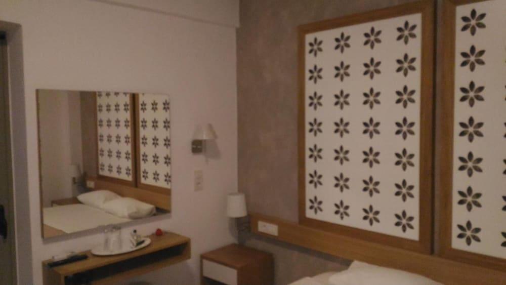 Hotel Aghas Paleochora Buitenkant foto