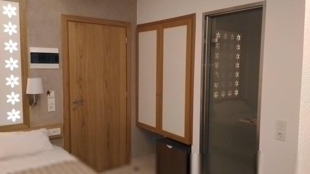 Hotel Aghas Paleochora Buitenkant foto