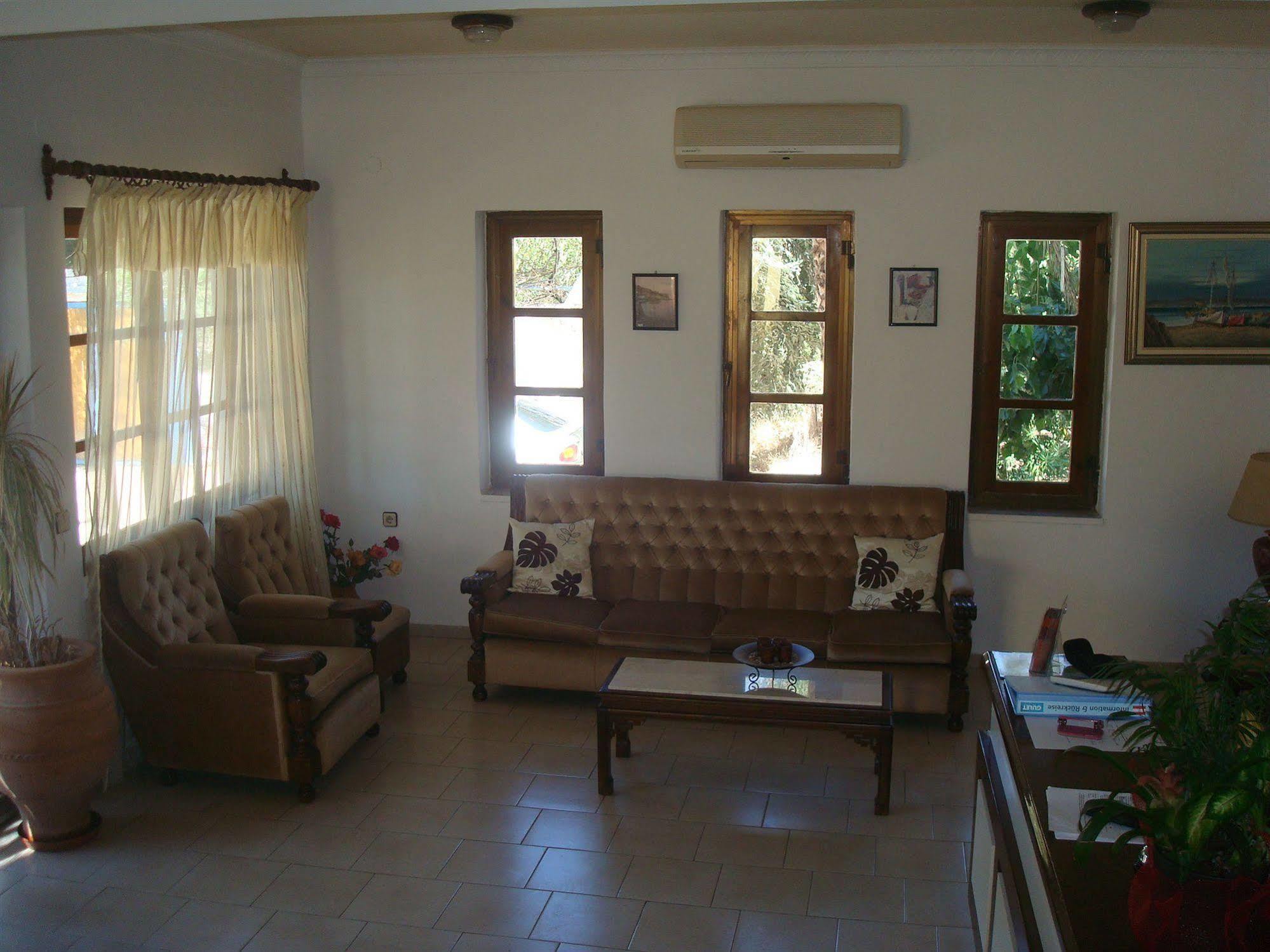 Hotel Aghas Paleochora Buitenkant foto